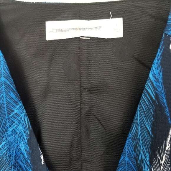 HAPPYxNATURE Alpha Feather-Print Crepe Wrap - Picture 6 of 12